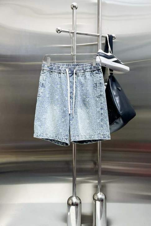 Picture of LV Short Pants _SKULVM-3XLxetr0818282
